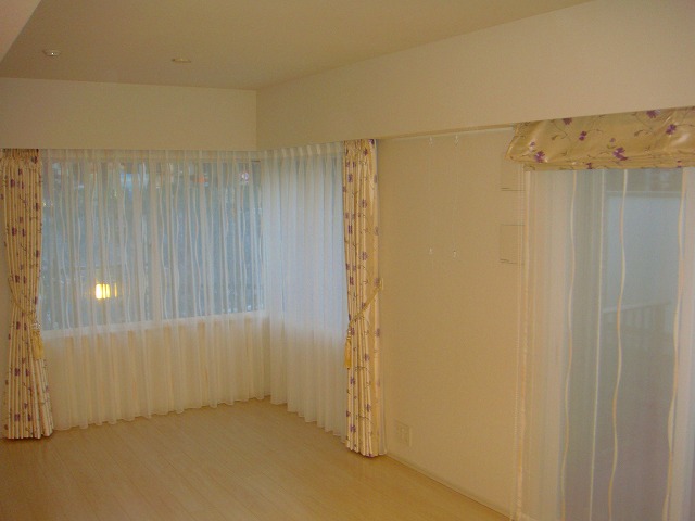 イギリス製刺繍カーテンの上質な窓辺 世田谷区K様邸