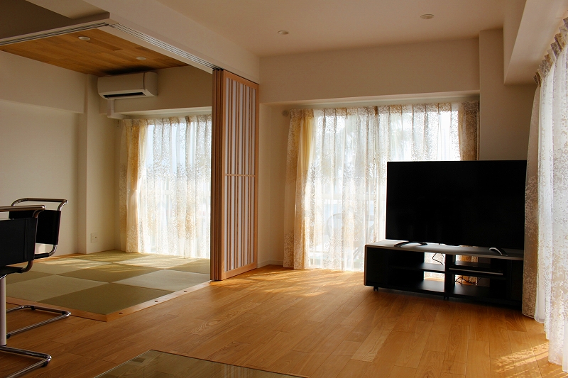 開放感と明るさで選んだ別荘のカーテン 神奈川県Y様邸