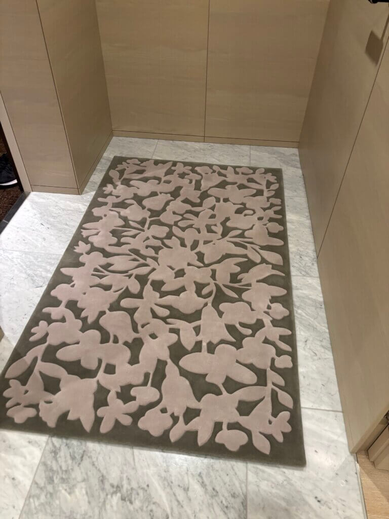 エルメスの家具に合う東京のオーダーカーテン