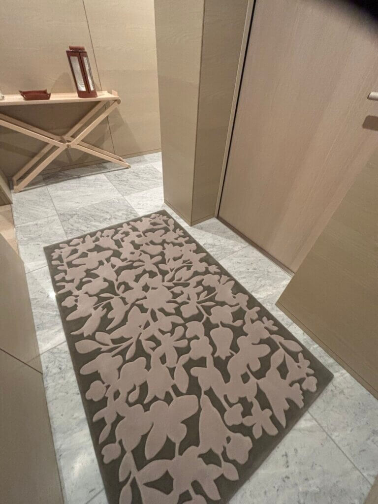 エルメスの家具に合う東京のオーダーカーテン
