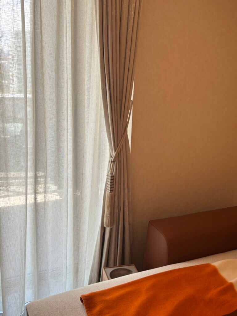エルメスの家具に合う東京のオーダーカーテン
