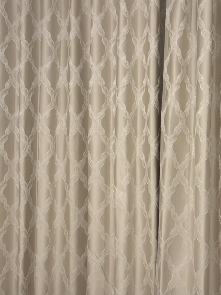 モダンインテリアに映える ウェーブスタイルオーダーカーテン
