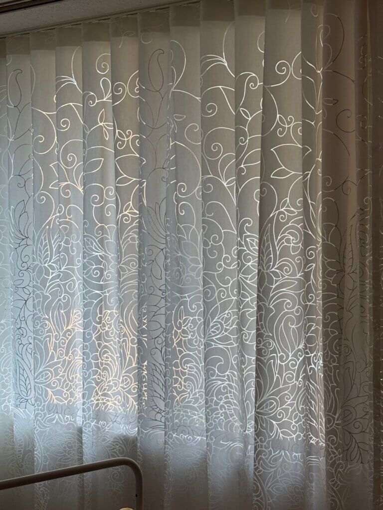 フロントレース × ウェーブスタイルで上質モダンインテリア