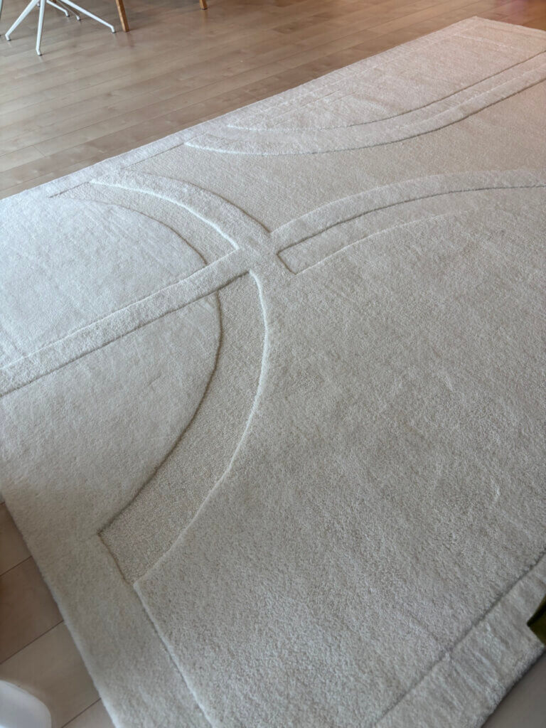 東京オーダーカーテン　白のニュアンスが織りなす空間