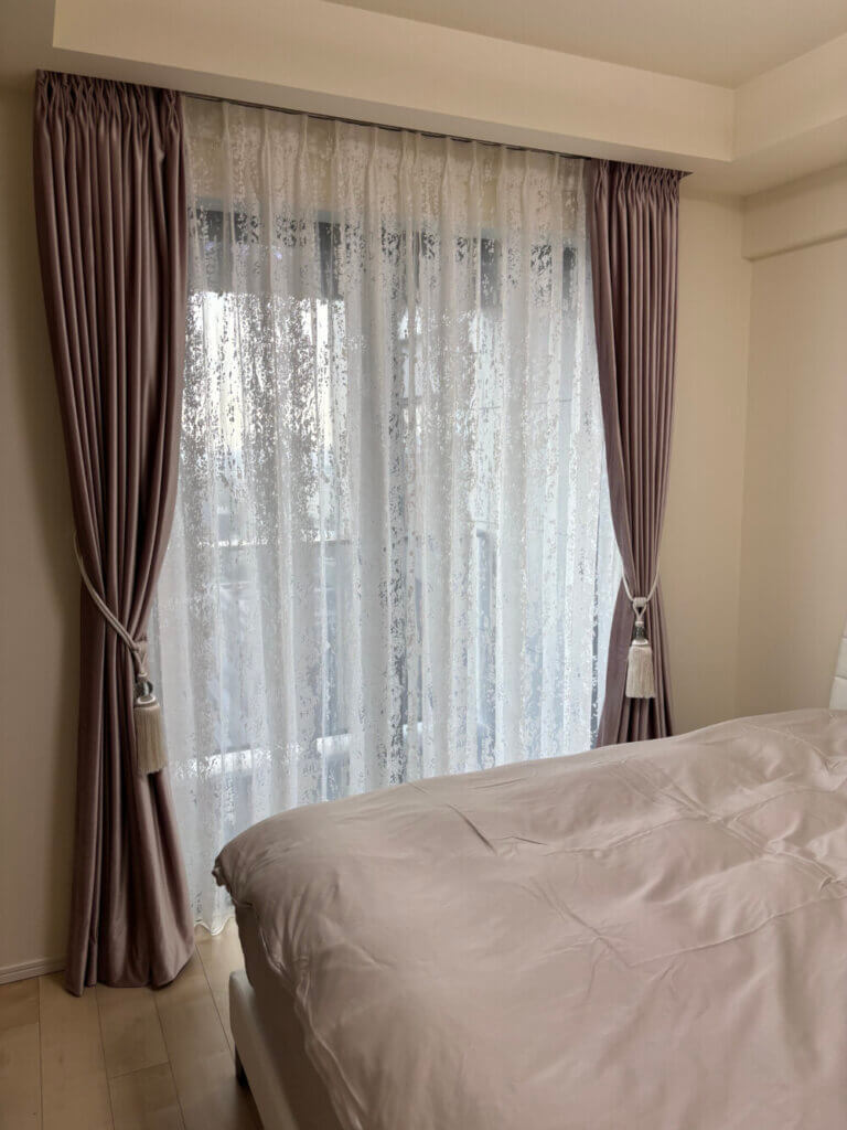 東京オーダーカーテン　白のニュアンスが織りなす空間