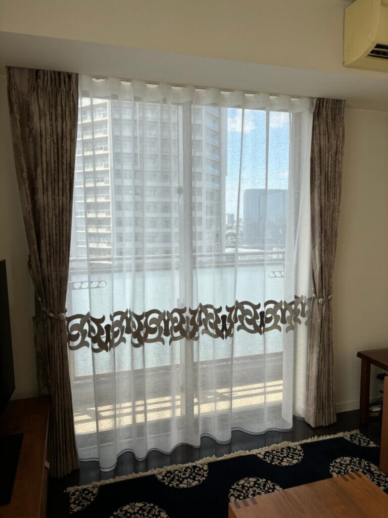 モダンシノワズリを彩る上質なオーダーカーテン