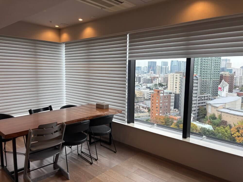 ハンターダグラス　電動シルエットシェード