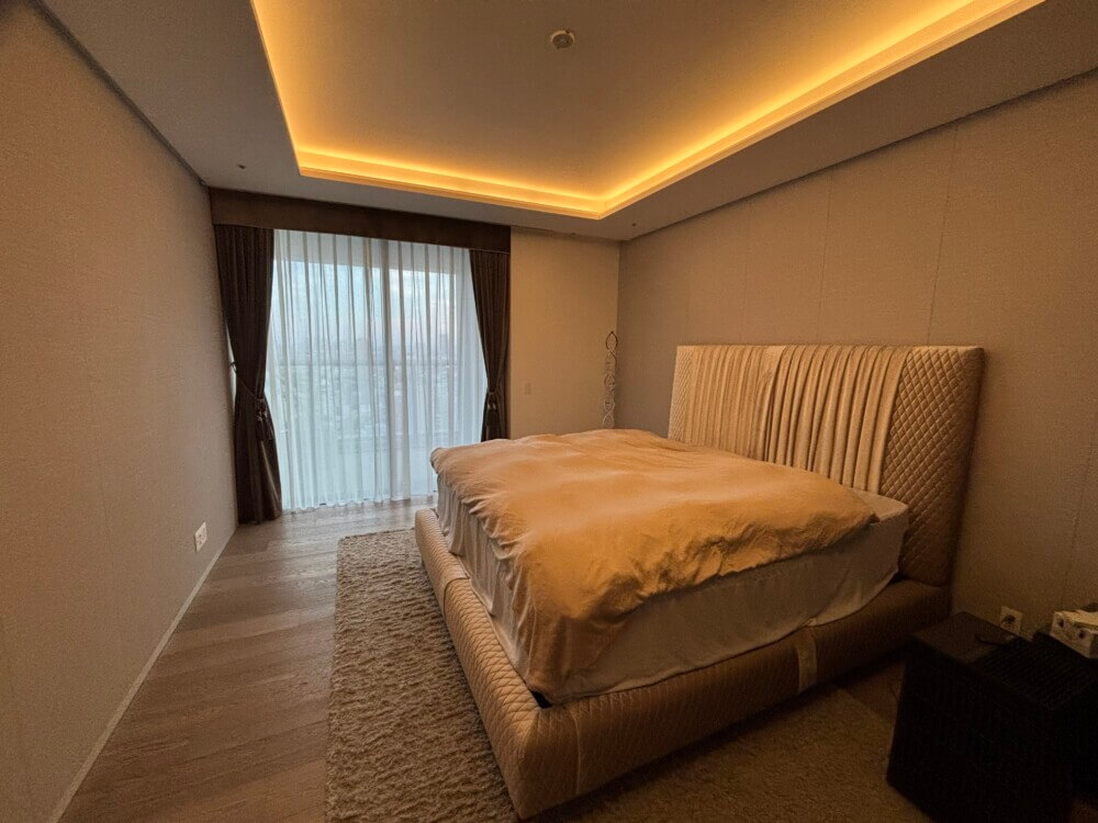 ストレートバランス装飾でホテルライクなオーダーカーテン東京