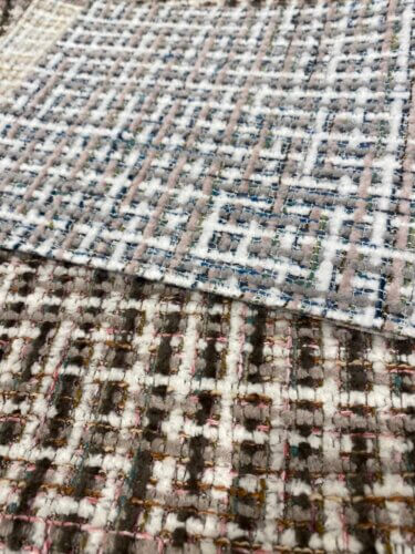 シャネルを想起させるイタリア製ツイードカーテンで作る上質なリビング空間