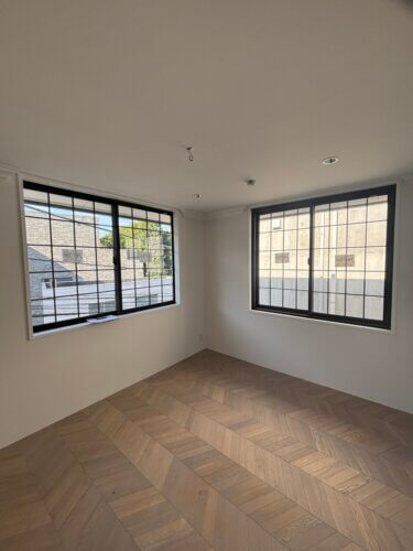 ウェーブスタイルで魅せる、モダンフレンチな邸宅