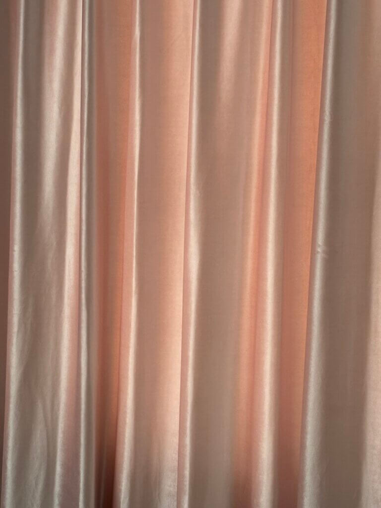 ウェーブスタイルで魅せる、モダンフレンチな邸宅