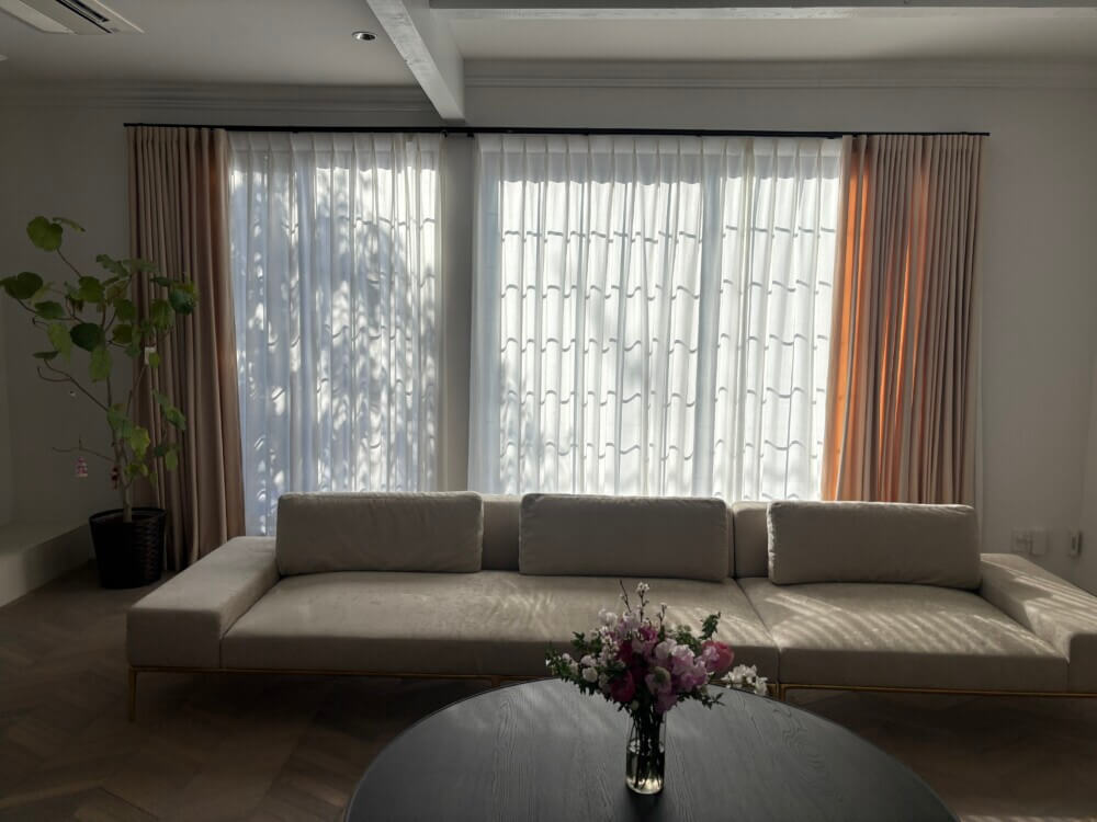 ウェーブスタイルで魅せる、モダンフレンチな邸宅