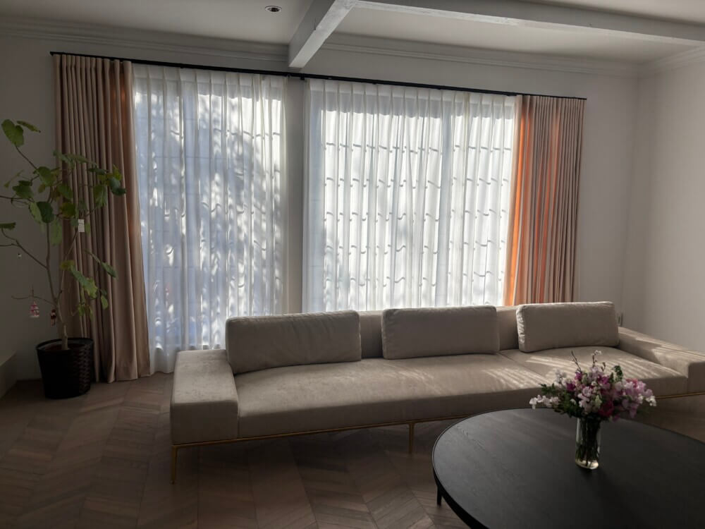 ウェーブスタイルで魅せる、モダンフレンチな邸宅