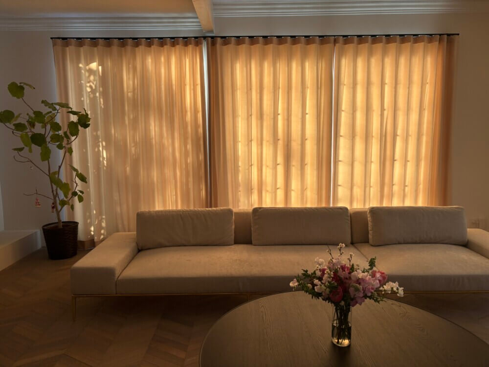 ウェーブスタイルで魅せる、モダンフレンチな邸宅