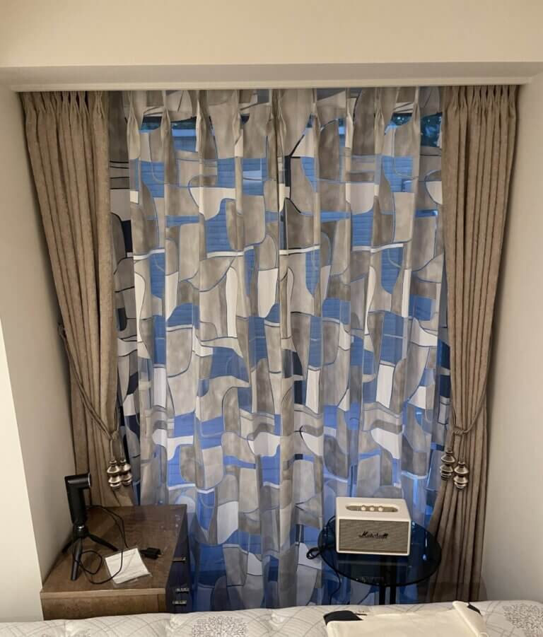 光を纏うレースと、静かに主張するドレープ